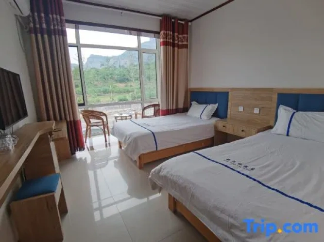 Standard Triple room with balcony