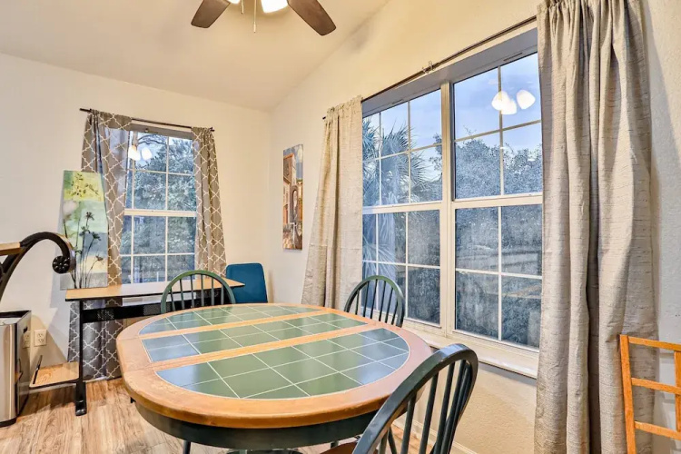 Home With Enclosed Yard, Fire Pit, Wifi, W/d, & AC - Great Location