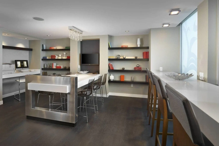 Standard Quadruple Club room