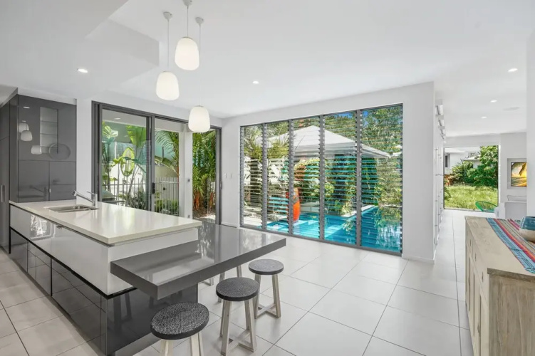 Tranquil Waters - Luxury in Oceans Edge