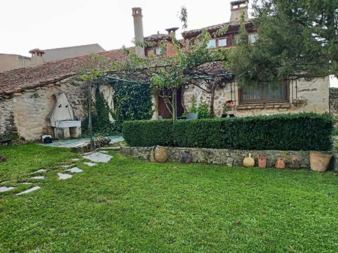 6 Bedrooms Cottage