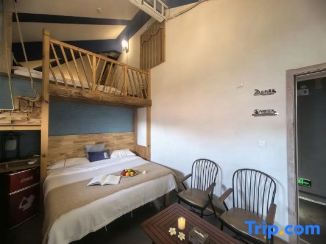 6 Bedrooms Villa