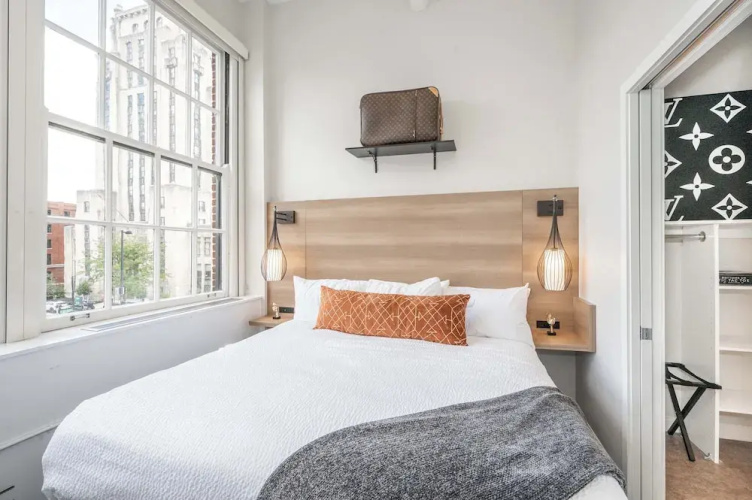 The 333 Suites For 24 Guests