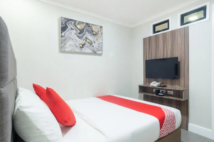 OYO 208 Anika Suites