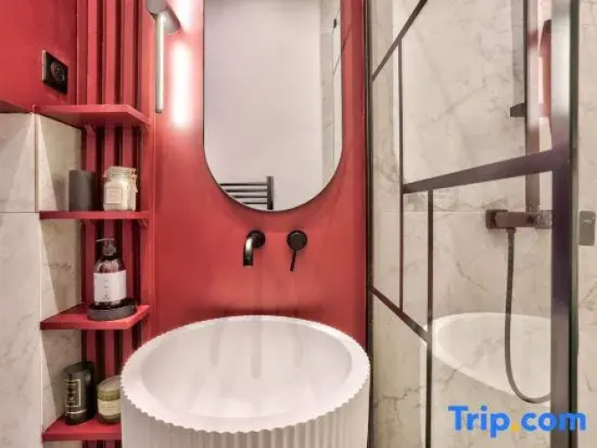 NEW! Eiffel Tour Splendid 2BR apt in Paris
