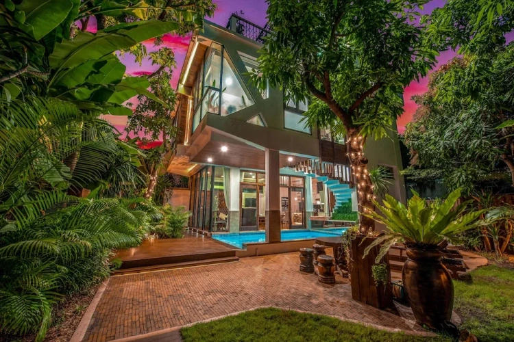2 Bedrooms Luxury Villa with pool view