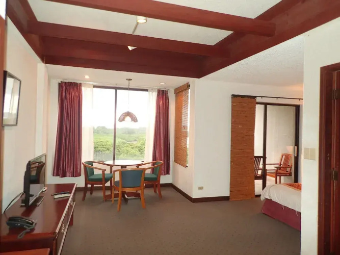 Cliffside Hotel