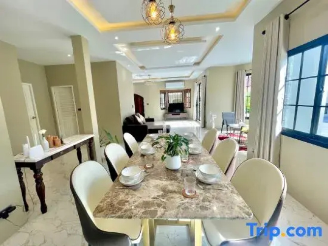 JM Pool Villa