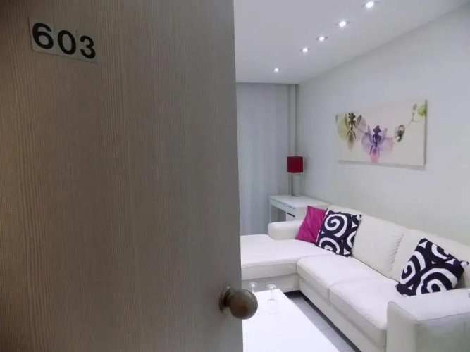 2b Boutique Seafront Apartment Olympic Beach