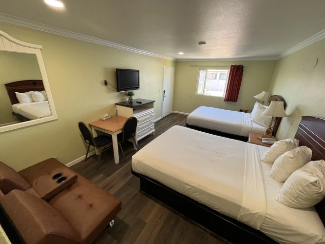 Deluxe Quadruple room