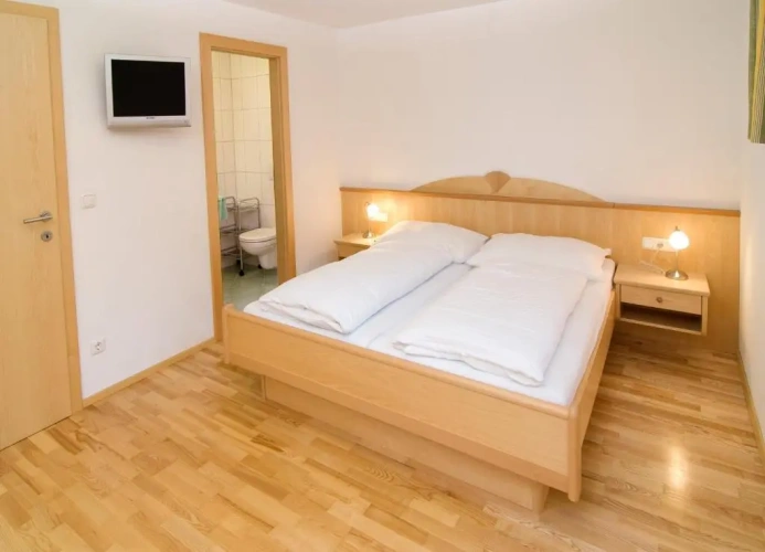3 Bedrooms Apartment