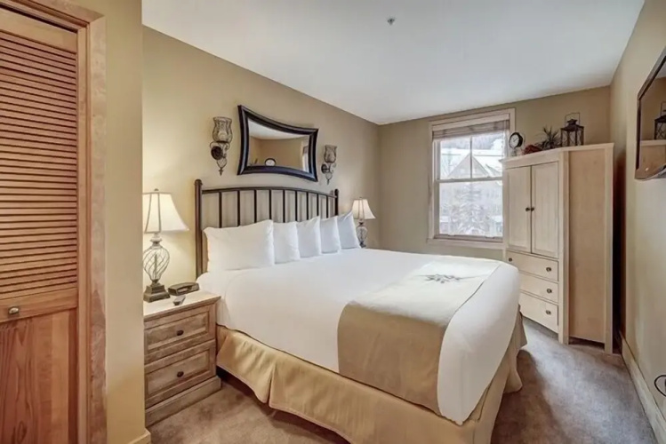 8179 Silver Mill 2 Bedroom Condo by RedAwning
