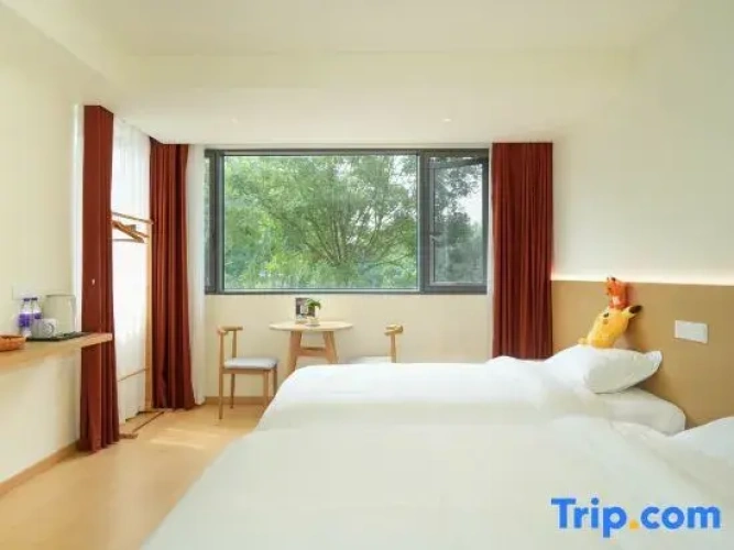 2 Bedrooms Family Suite with river view