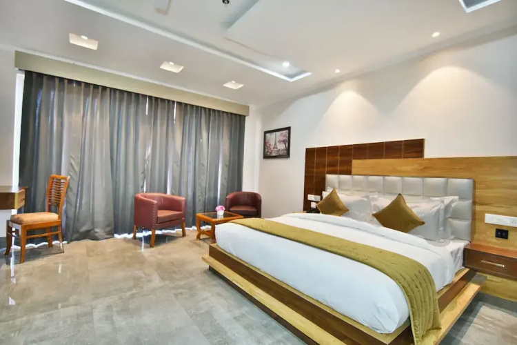Dhauladhar Hills Resorts