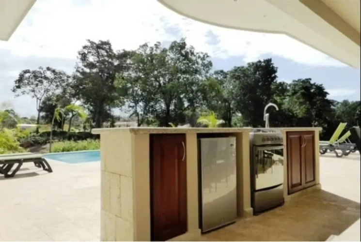 2 Bedrooms Villa