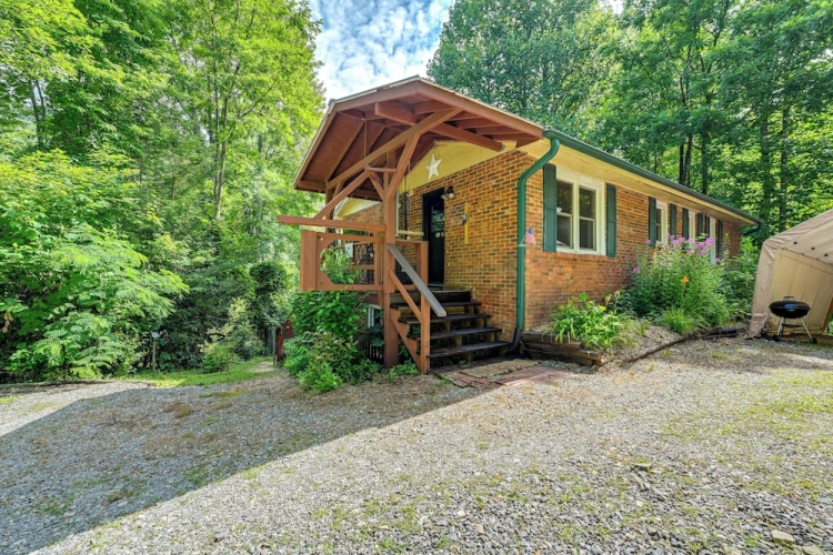 2 Bedrooms Cottage