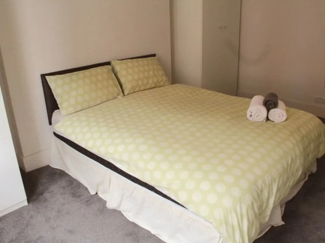 Kensington 3 Bed 2 Bath Apartment