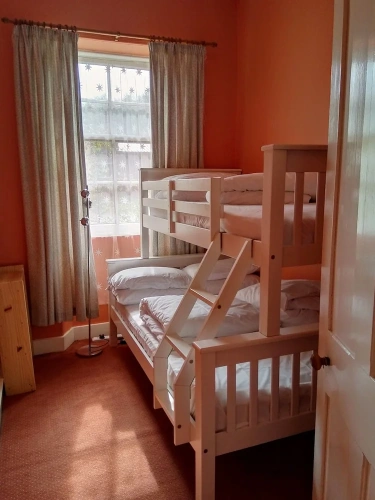 2 Bedrooms Cottage
