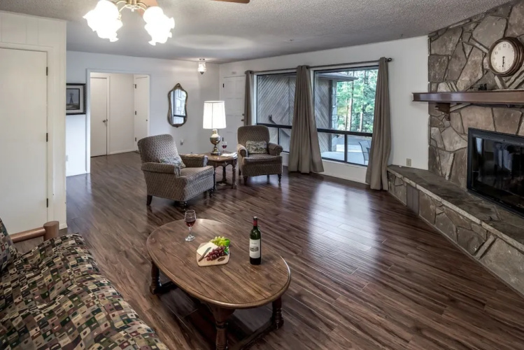 AAA Escape - Three Bedroom Cabin