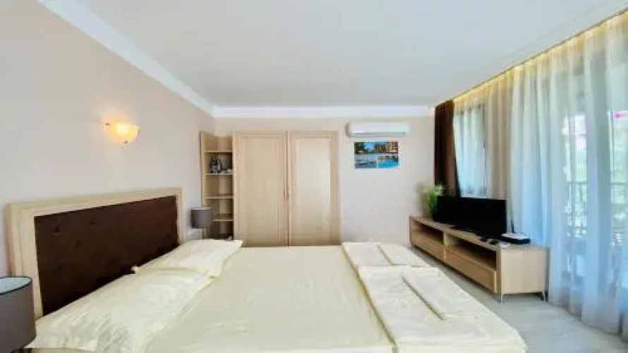 Bratanov Studio in Complex Harmony Suites 8