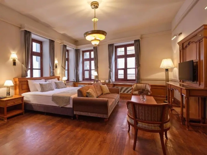 Standard room with partial ocean view