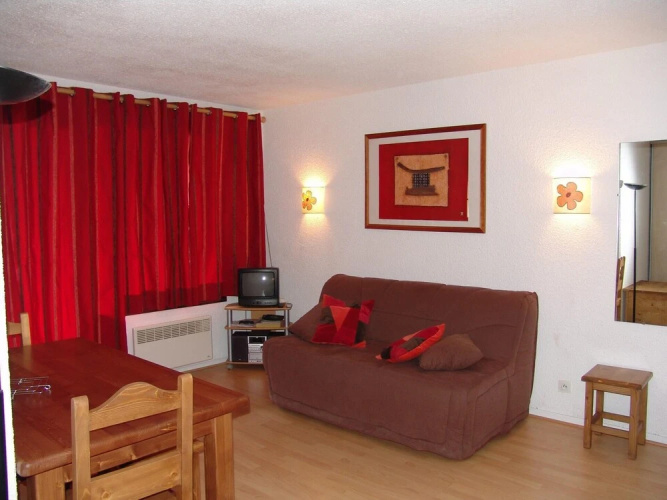 2 Rooms 4 People 3 Exposed South-West