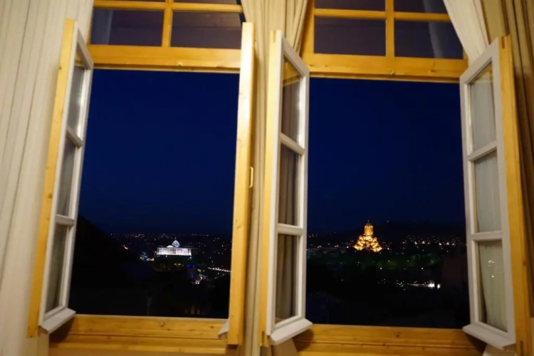 Deluxe Double room with city view