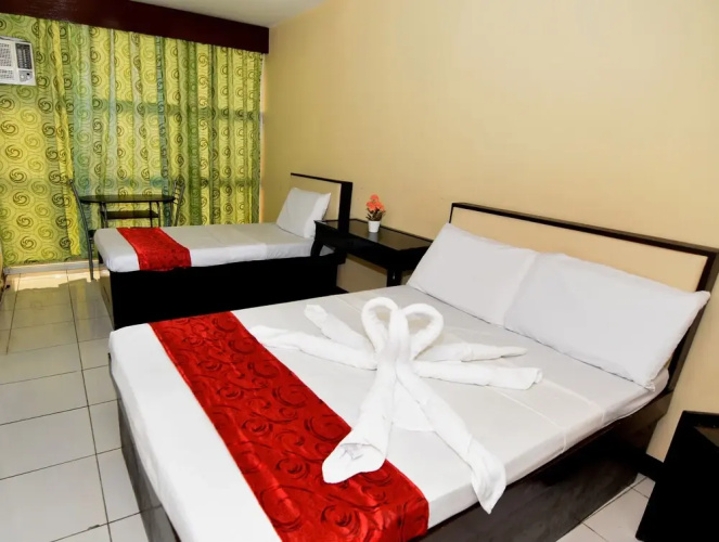 Cosmo Hotel Espana Near Ust