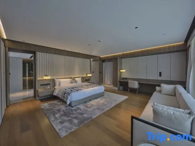Executive Double Suite with garden view