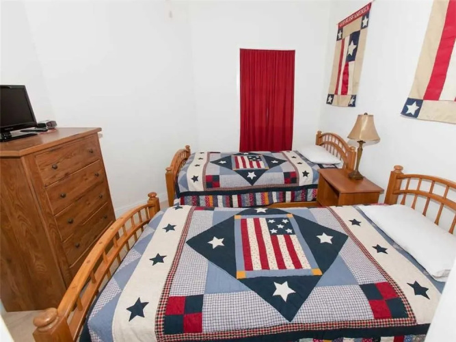 Lighthouse 304 - 3 Br condo by RedAwning