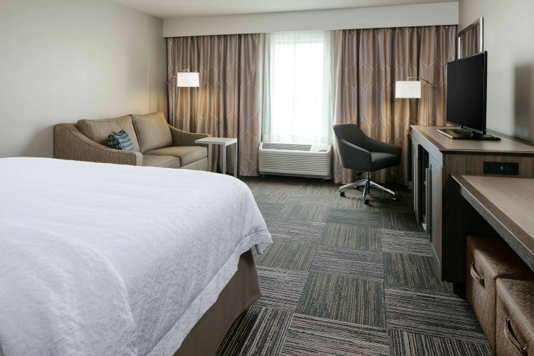 Hampton Inn & Suites Hudson