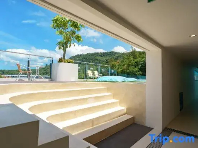 Kamala Beach. View 1 BdR. Roof Pool 500 mbps WiFi