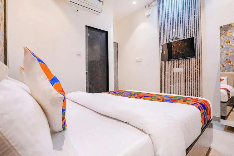 Fabexpress Dhanlaxmi Residency