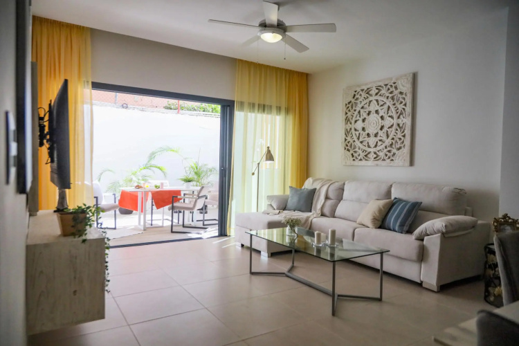 Gorgeous Ground Floor Apartment With Shared Pool A1