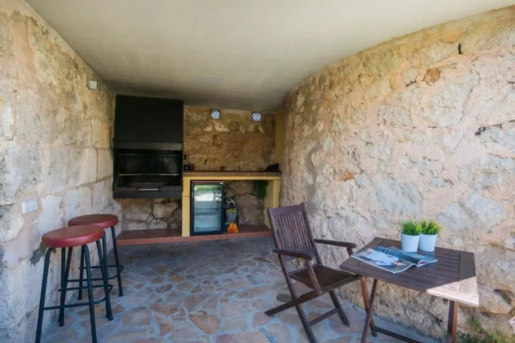 5 Bedrooms Villa