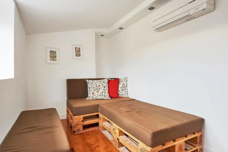 Authentic Apartment in Alfama With Terrace