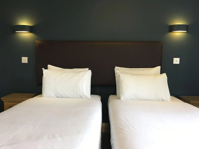Applewood Hotel