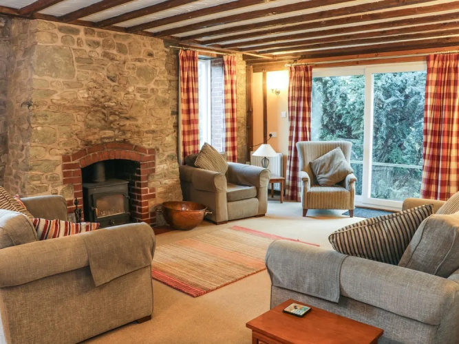 Pinstones Cottage