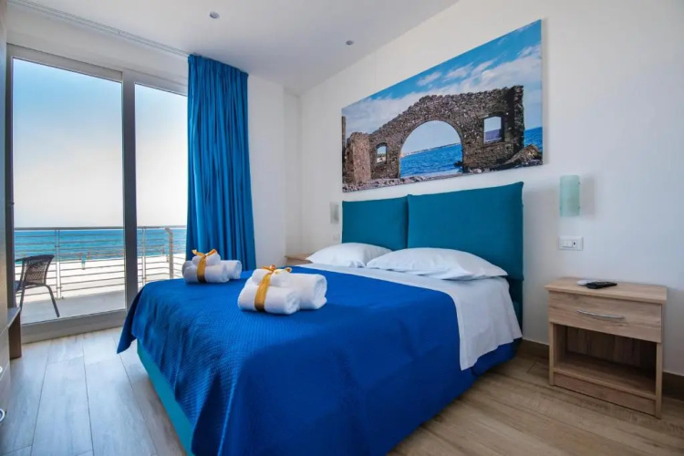 White Apartments & Spa