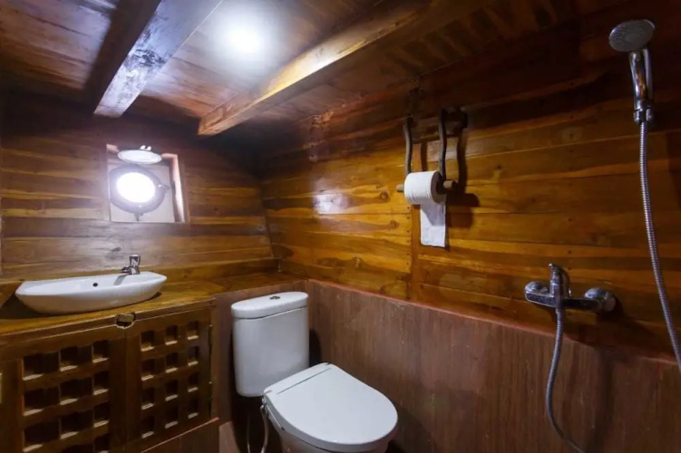 Helena Liveaboard