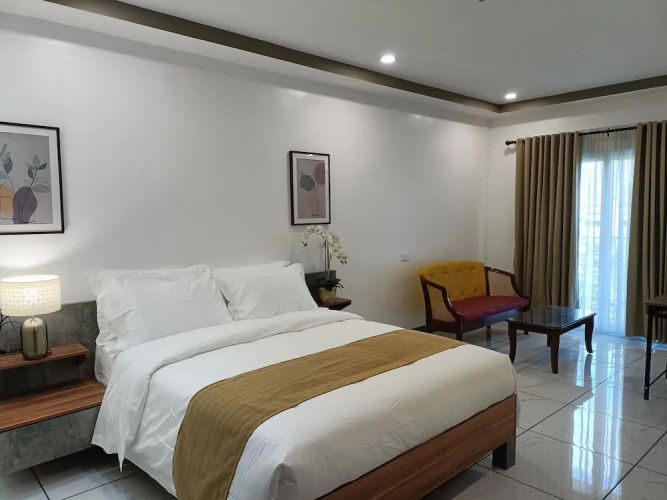 Rosh Hotel