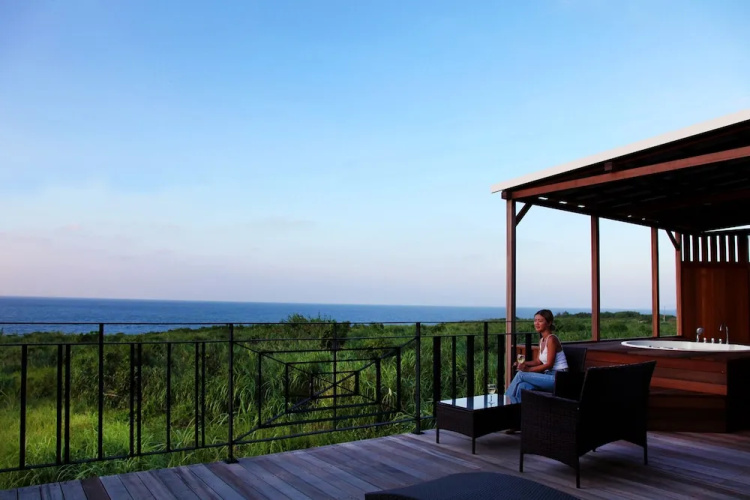 isola villa kouri
