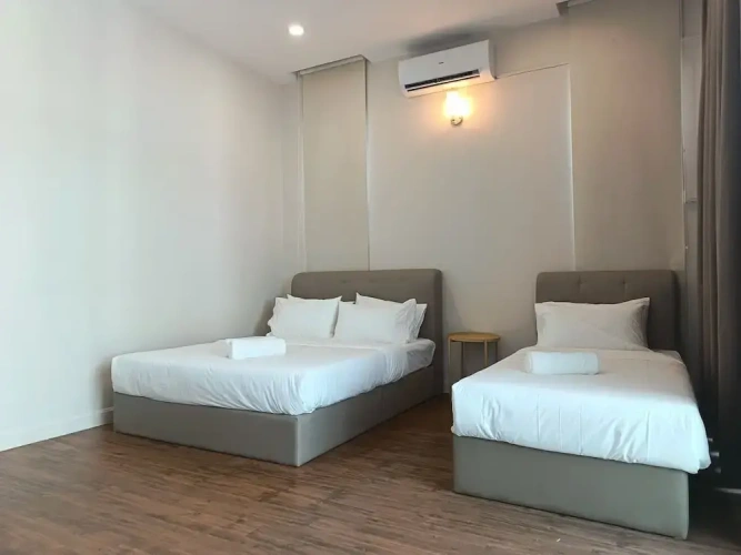 Standard Triple room