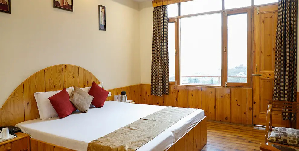 Deluxe room with balcony and with mountain view