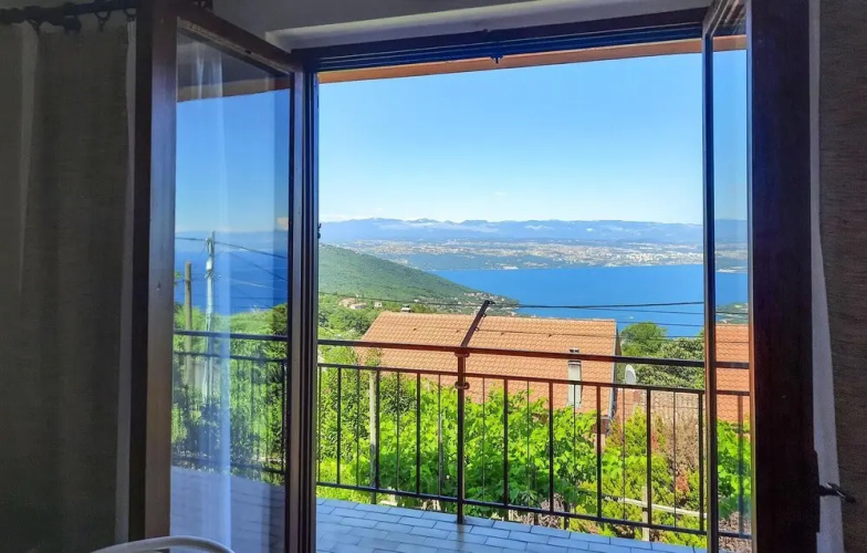 Nice Home in Lovran With Jacuzzi, 2 Bedrooms and Wifi