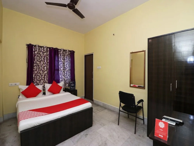 OYO 16356 Studio Lake View