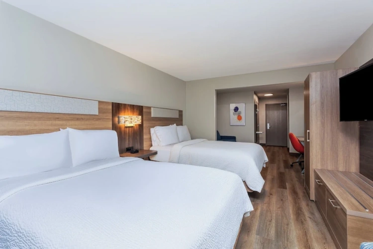 Quadruple Suite