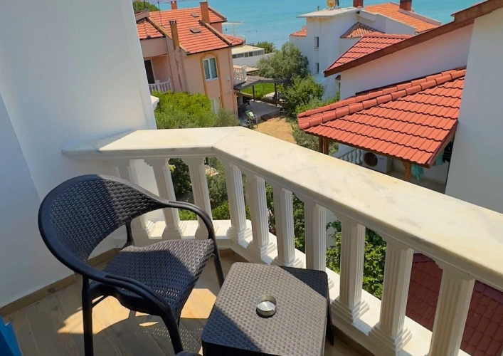 Standard Triple room with balcony and with sea view