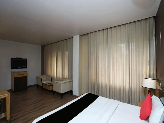 Hotel Centrum by OYO Rooms