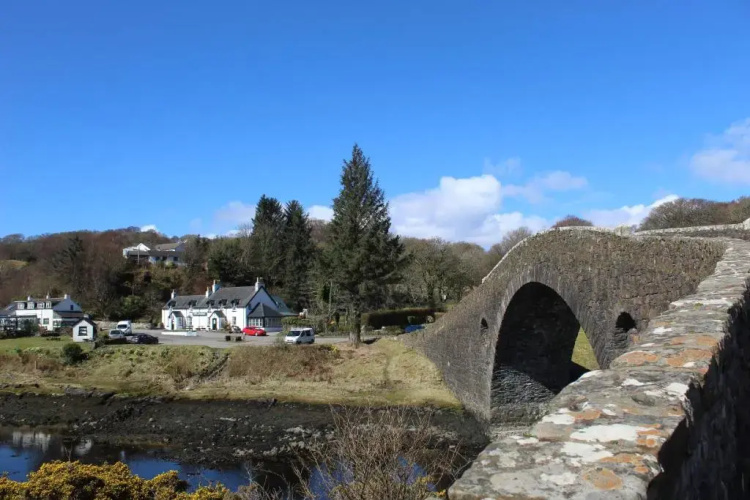 Tigh an Truish Inn